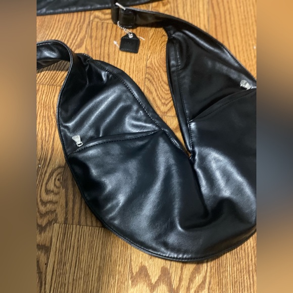 Elegant Black Shoulder Bag for Women - Picture 5 of 7